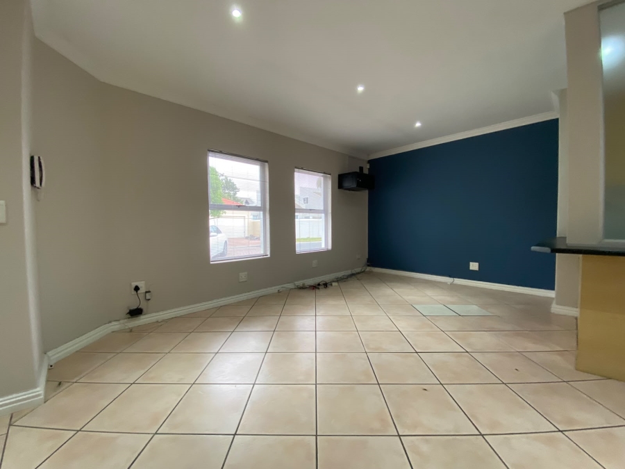 To Let 3 Bedroom Property for Rent in Parklands Western Cape
